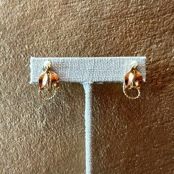 Vintage 1/20 12K Gold-Filled Screw Back Earrings With Twisted Loop & Leaf Design - Picture 9 of 10